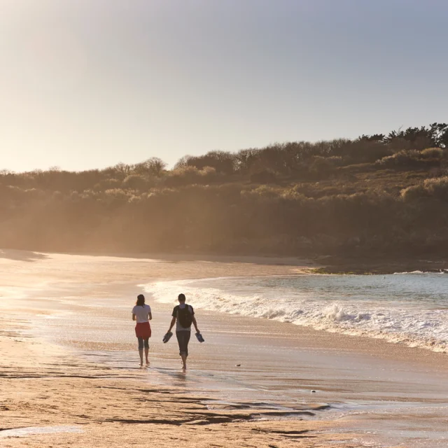Balade_a_deux_-_Anse_du_Verger_-_Cancale-Alexandre_Lamoureux-3018-1200px.jpg
