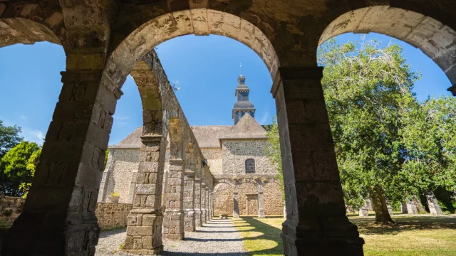 Abbaye Du Tronchet Le Tronchet Thibault Poriel 5077 1200px