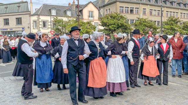 Dol De Bretagne Volksfeest Smbmsm 5606