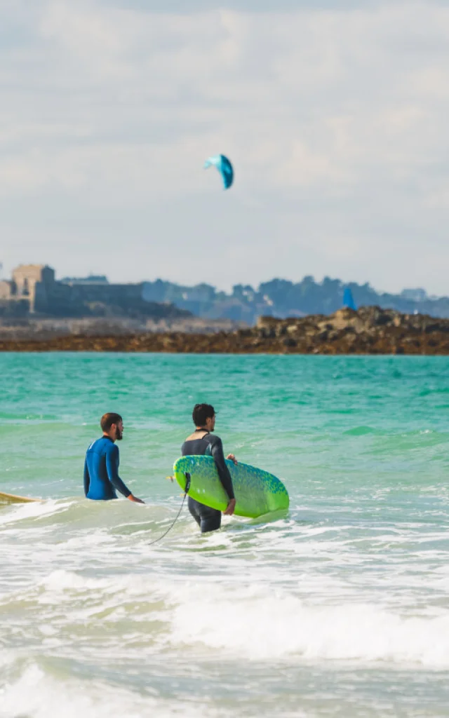 Surfeurs Parame Saint Malo Thibault Poriel 5013 1200px