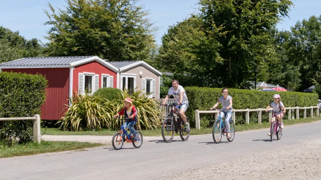 Camping à Saint-Malo au Domaine de la Ville Huchet