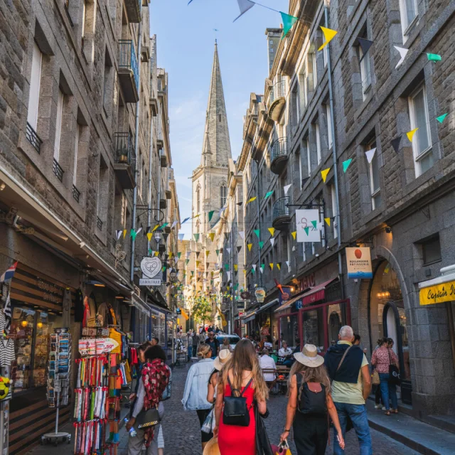 Grand Rue Intra Muros Saint Malo Thibault Poriel 5145 1200px