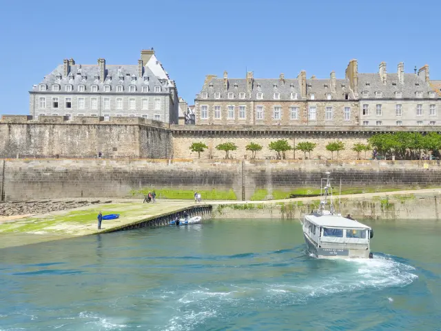 ©SMBMSM - Débarque - Bateau de pêche - Saint-Malo
