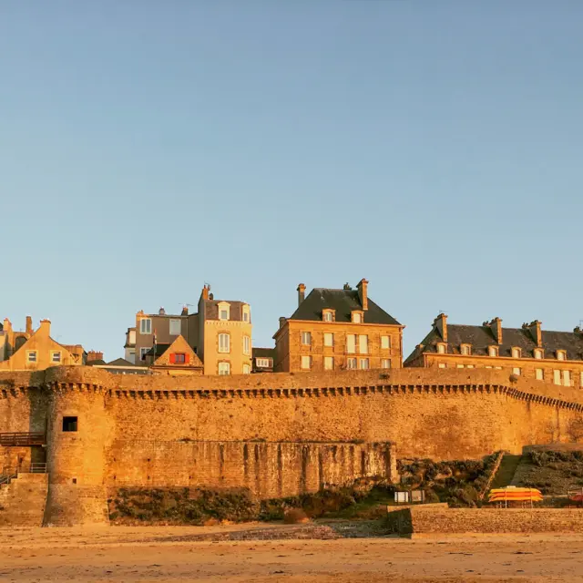 Vue Depuis La Plage De Bon Secours Intra Muros Saint Malo Smbmsm 5634 1200px
